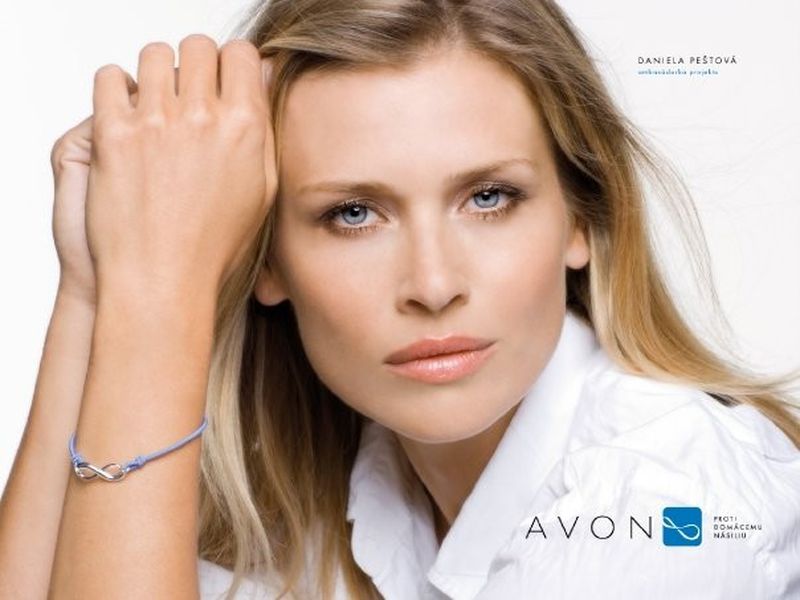 Avon Campaign November 2009 (AVON)