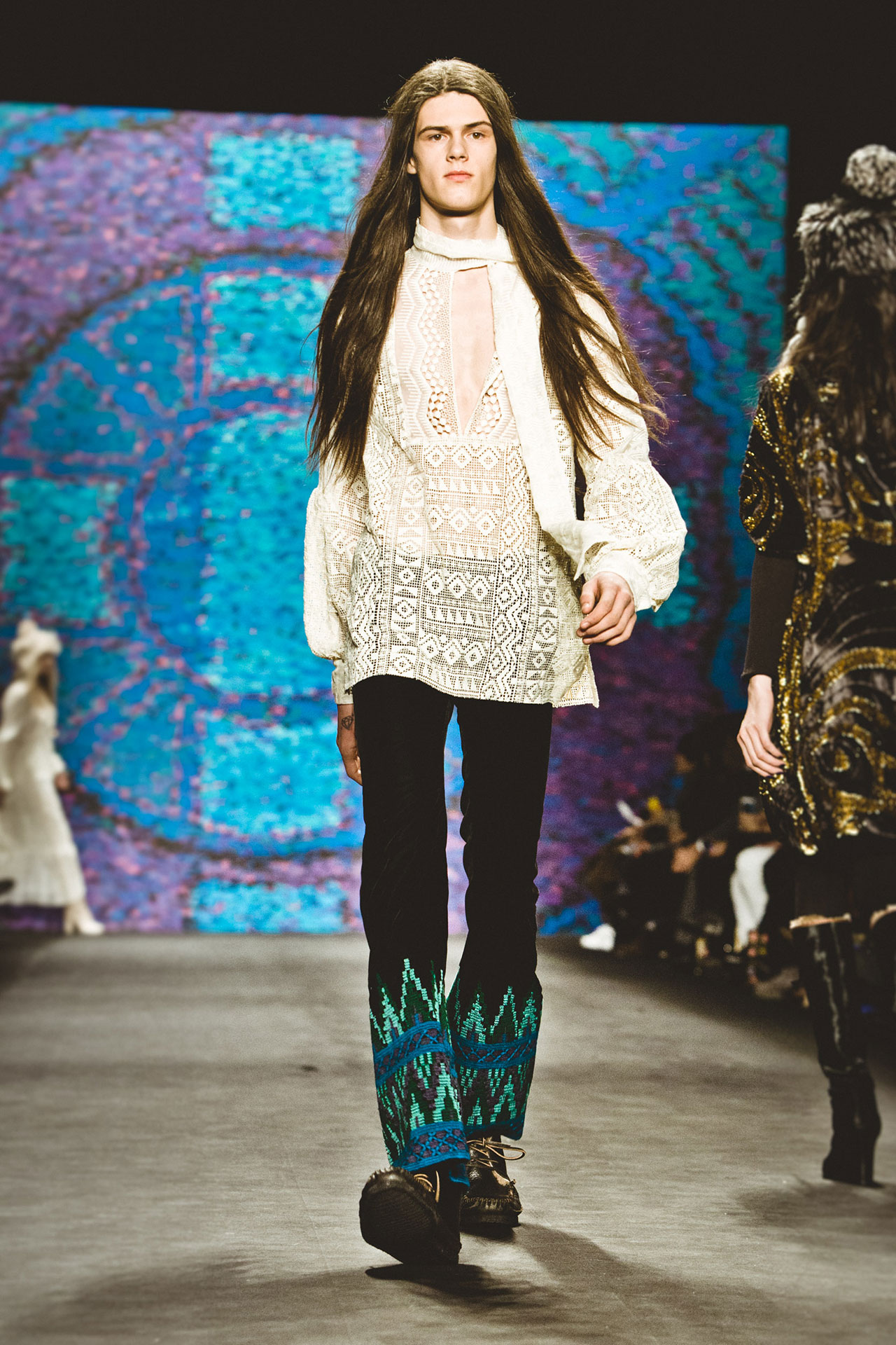 casey-vange-annasui-91