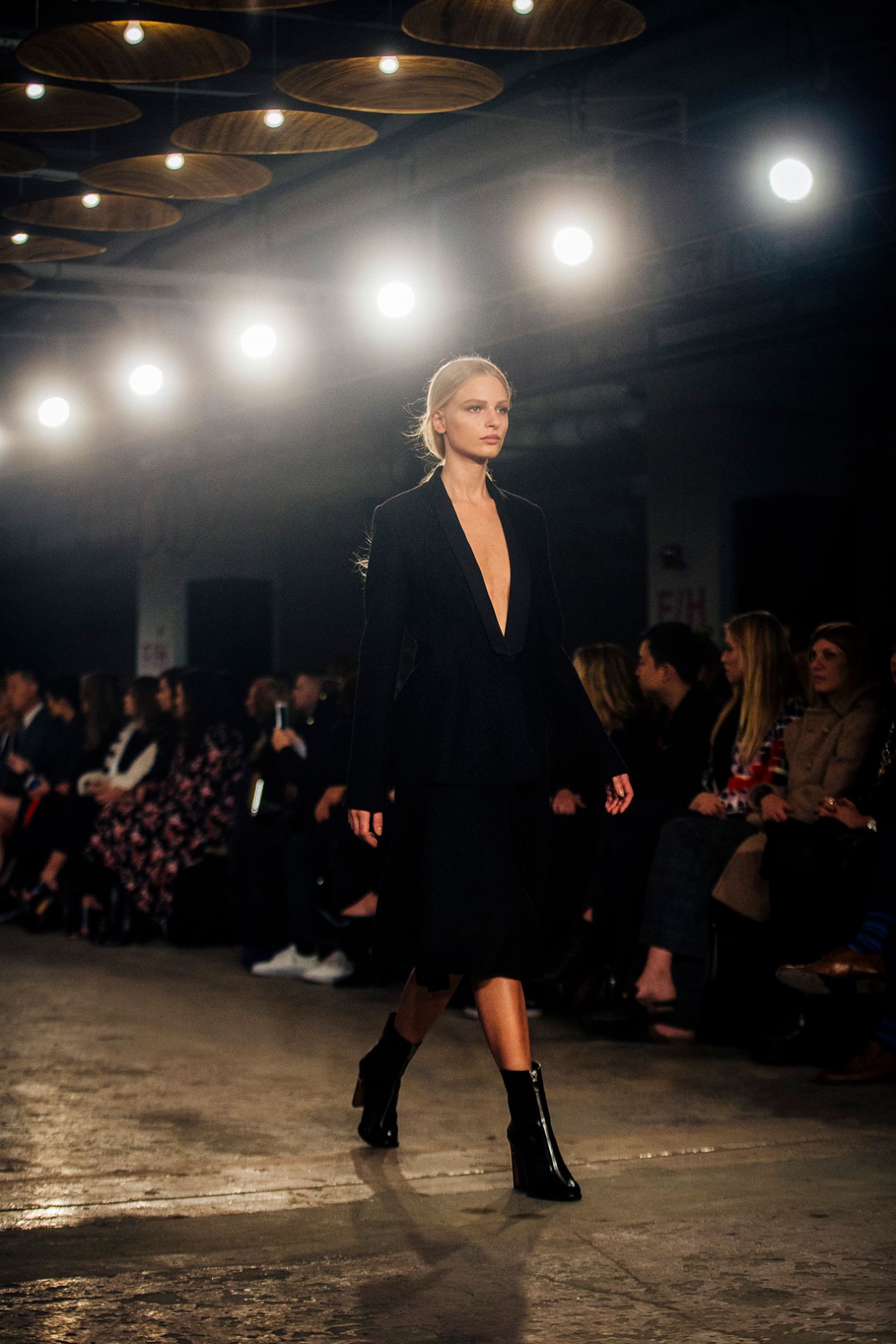 BossWomen-FW16-Show-MJJ_5297