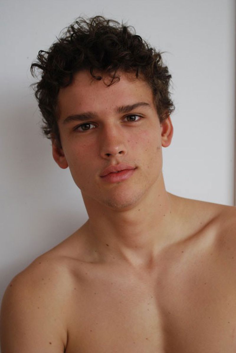 Polaroids Simon Nessman October 2011 (Polaroids-Digitals)