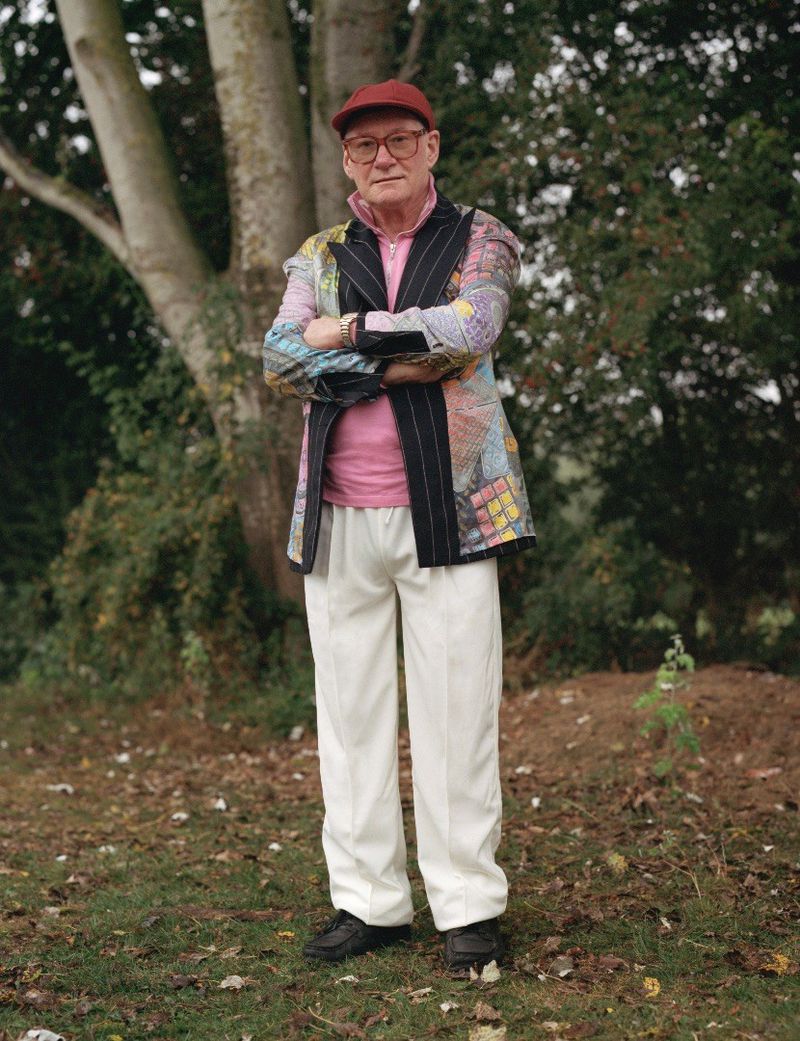 I bat for the other side (Man About Town)