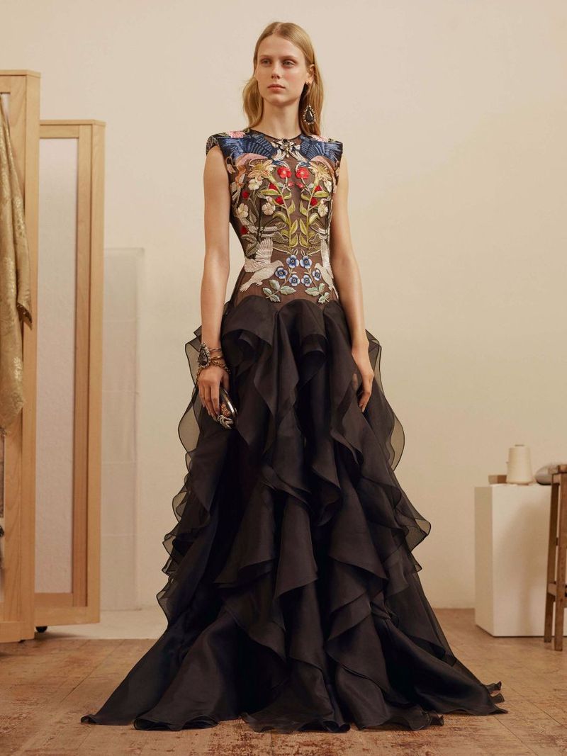 Alexander McQueen Pre-Fall 2017 (Alexander McQueen)