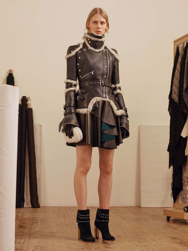 Alexander McQueen Pre-Fall 2017 (Alexander McQueen)