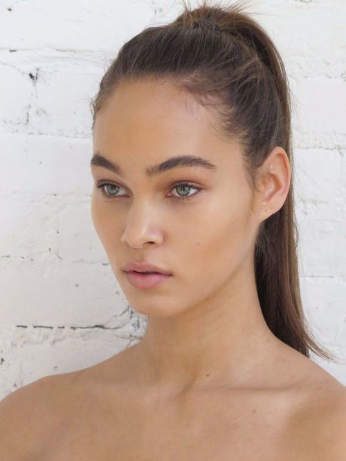 Amanda Harvey - Model - detail by year