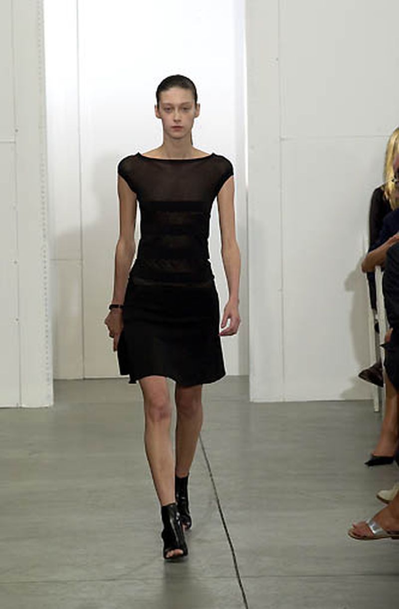 Helmut Lang S/S 2001 Show (Helmut Lang)