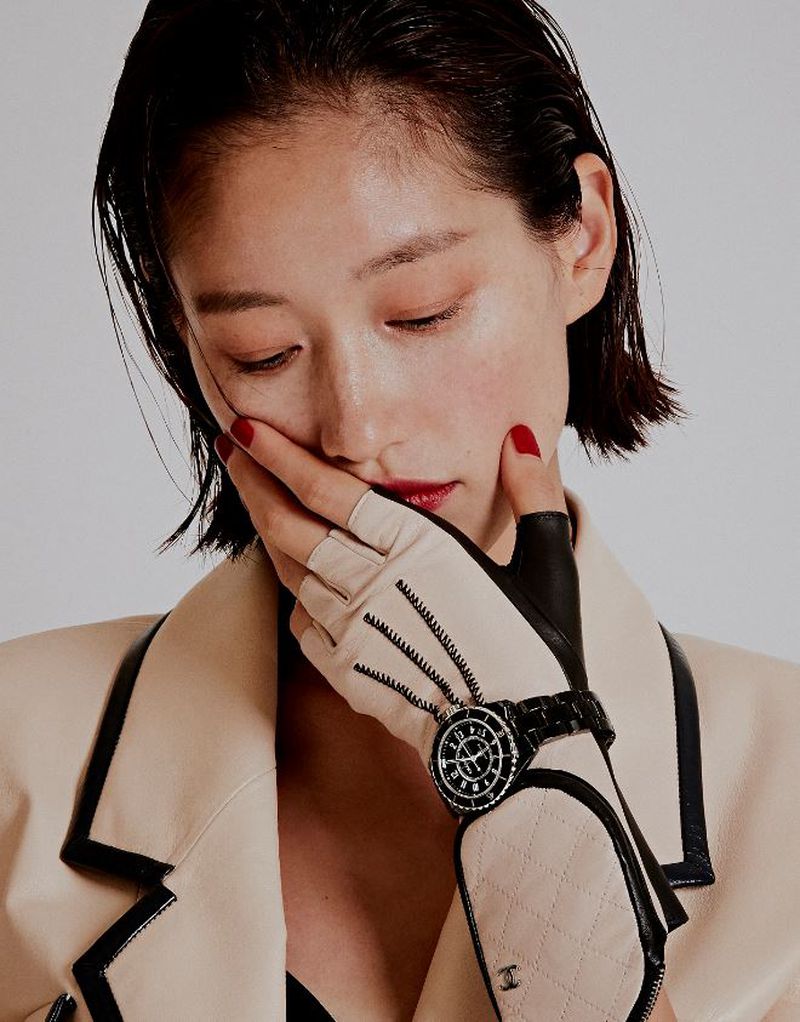 THE NEW HOURS by Kigon Kwak (Harper's Bazaar Korea)