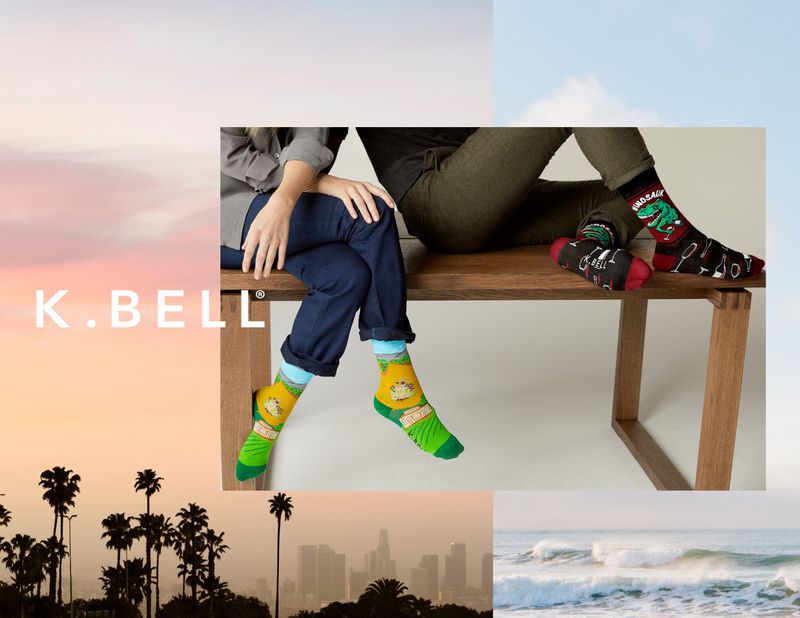 CHAUSSETTES HOMME K. BELL - Motif Guitares Électriques Bleues & Rouges Sur Fond Noir - Taille 10-13 - Neuf Avec étiquettes