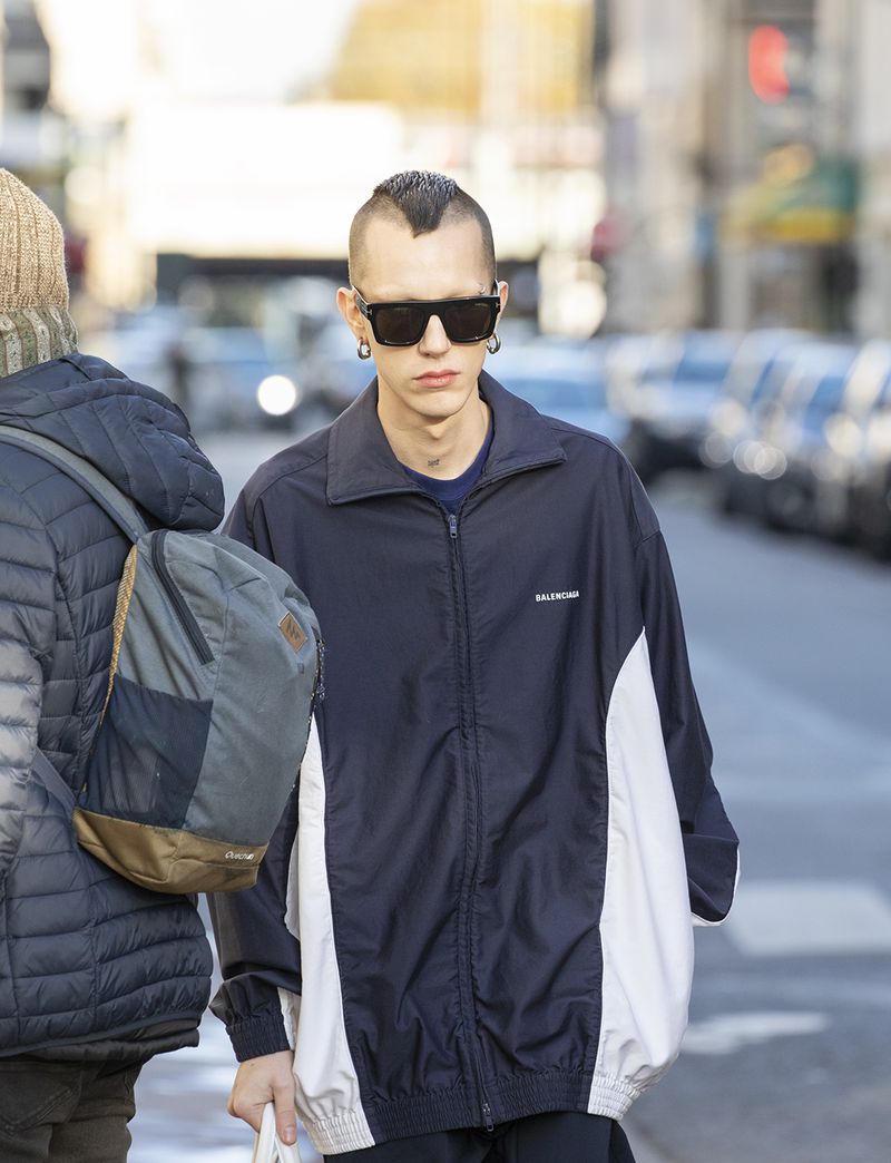 BFRND (Behind the Blinds)