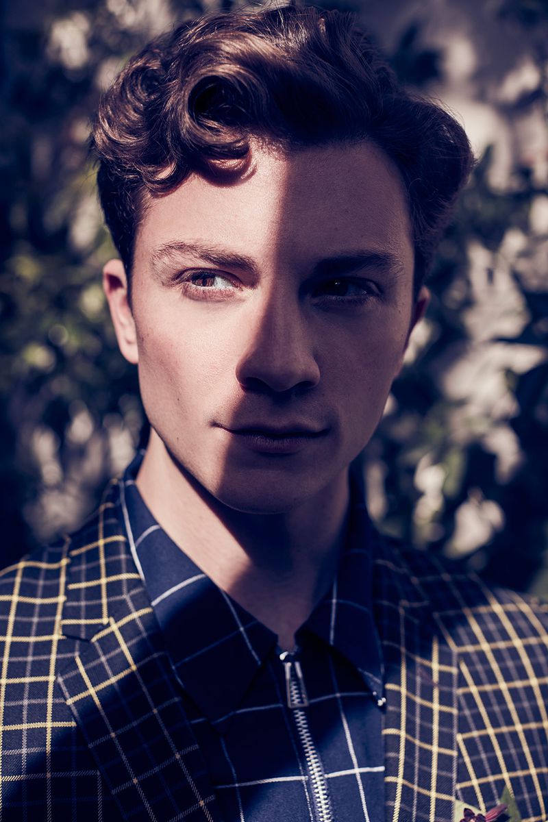 richard-ellis-netflix-new-talent-portrait-by-maarten-de-boer-metal