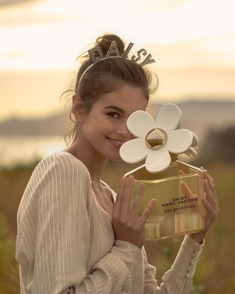 Kaia Gerber Marc Jacobs Daisy So Intense Fragrance 2021 UFW