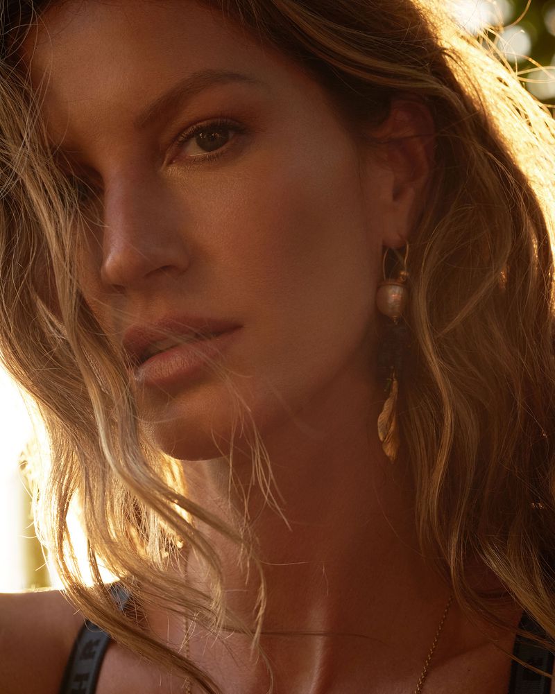 Gisele Bündchen (Vogue Hong Kong)