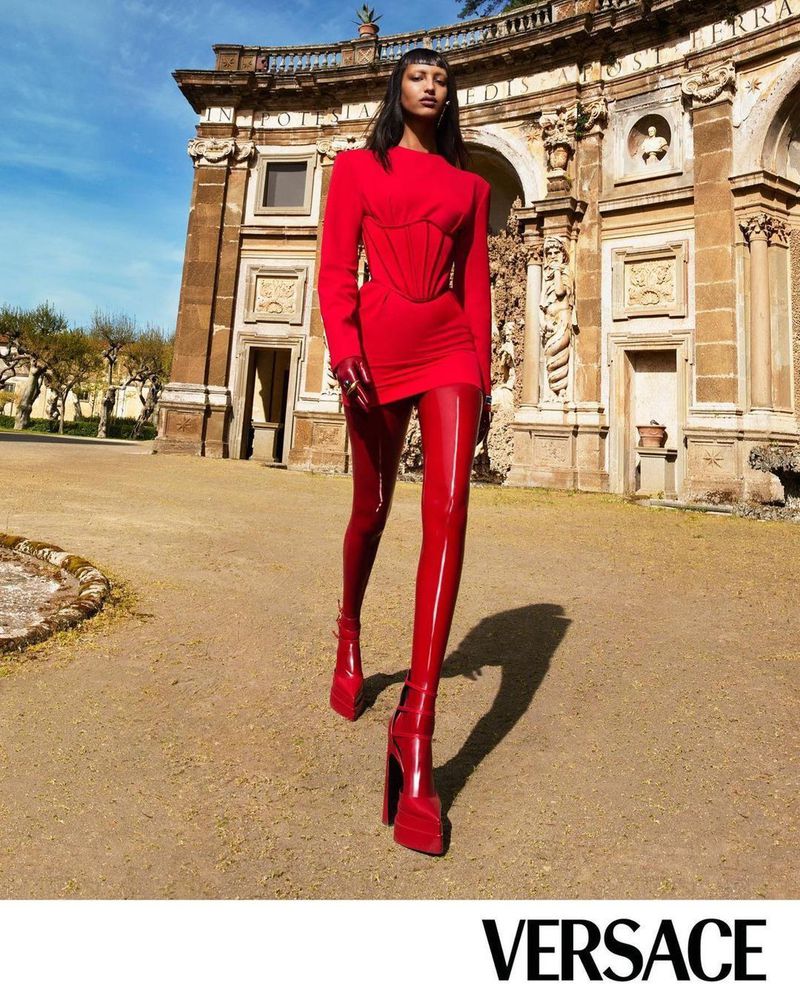 Versace F/W 2022 Campaign (Versace)