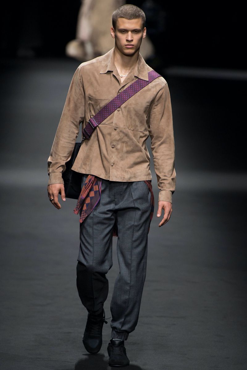 Versace S/S 17 Men's Show (Versace)