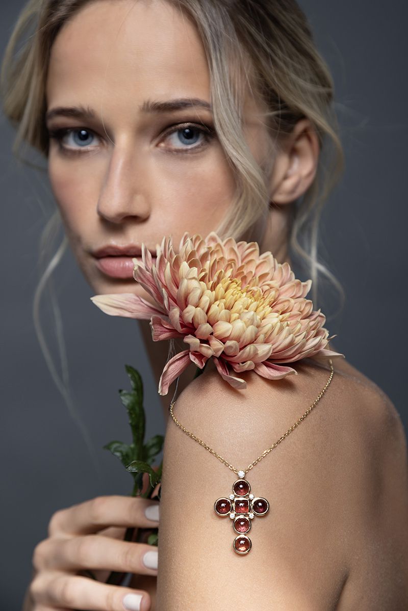 Iva Necklace main image 1