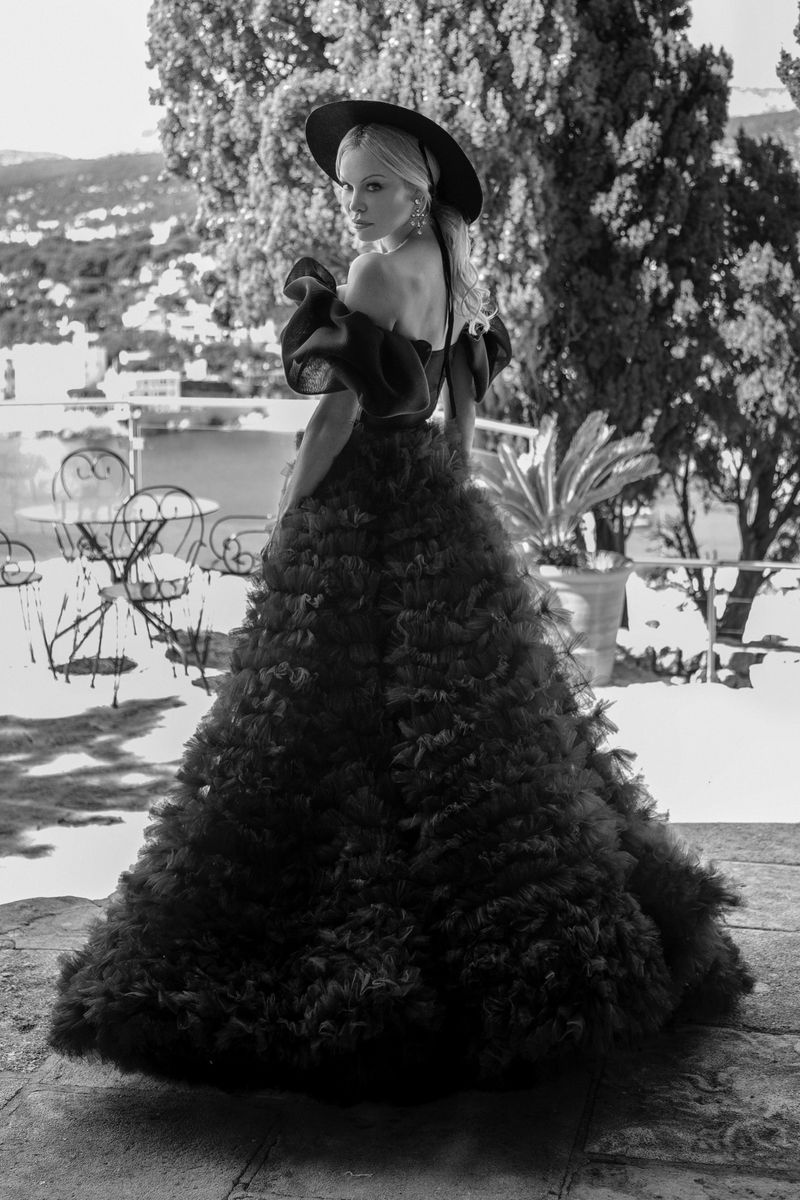 Pamela Anderson By Carmelo Rendon for Intimaytely Magazine (Various ...