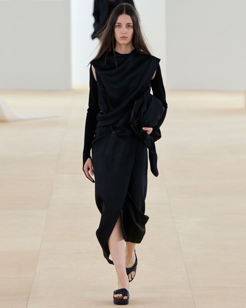 Issey Miyake S/S 24 Show (Issey Miyake)