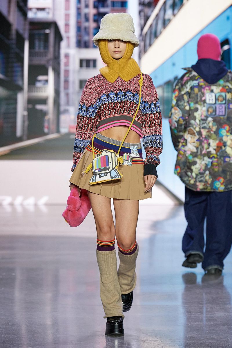 Vivienne Tam F/W 23 Show (Vivienne Tam)