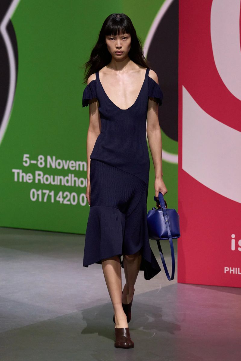 J.W. Anderson F/W 23 Show (J.W. Anderson)