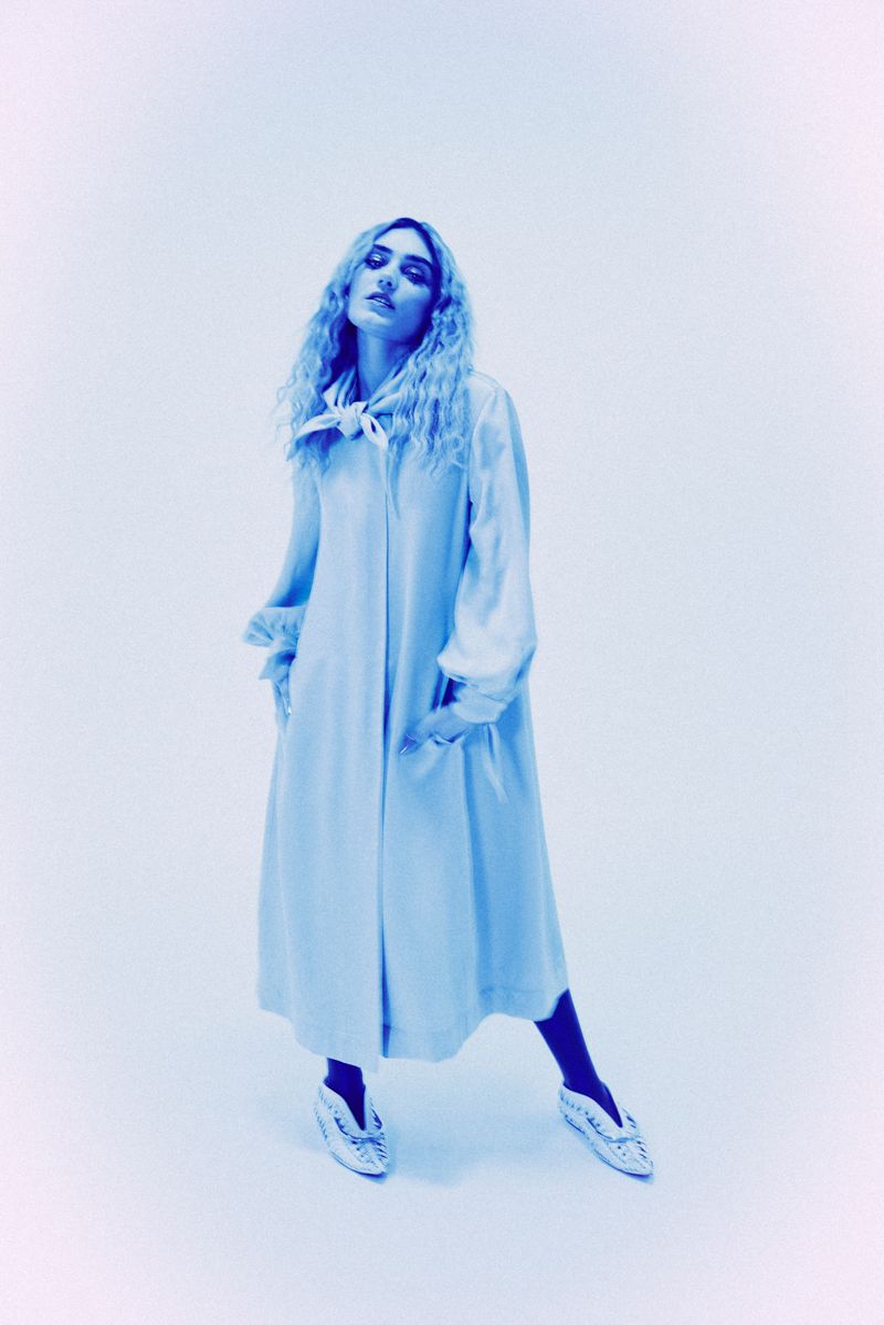 Meg Donnelly (Schön Magazine)