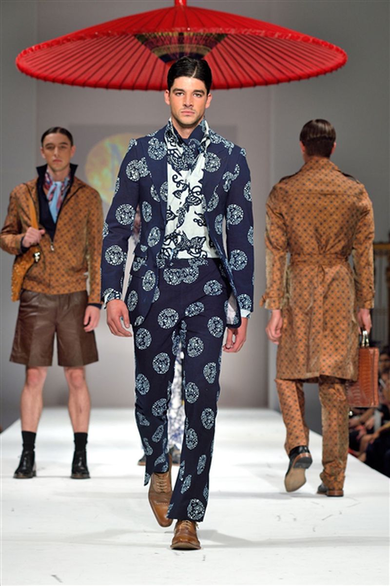 Malan Breton S/S 2016 Show (Malan Breton)