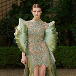 Ali Ridgway - Model Profile - Photos & latest news