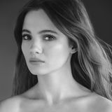 Freya Allan (Numéro Netherlands)