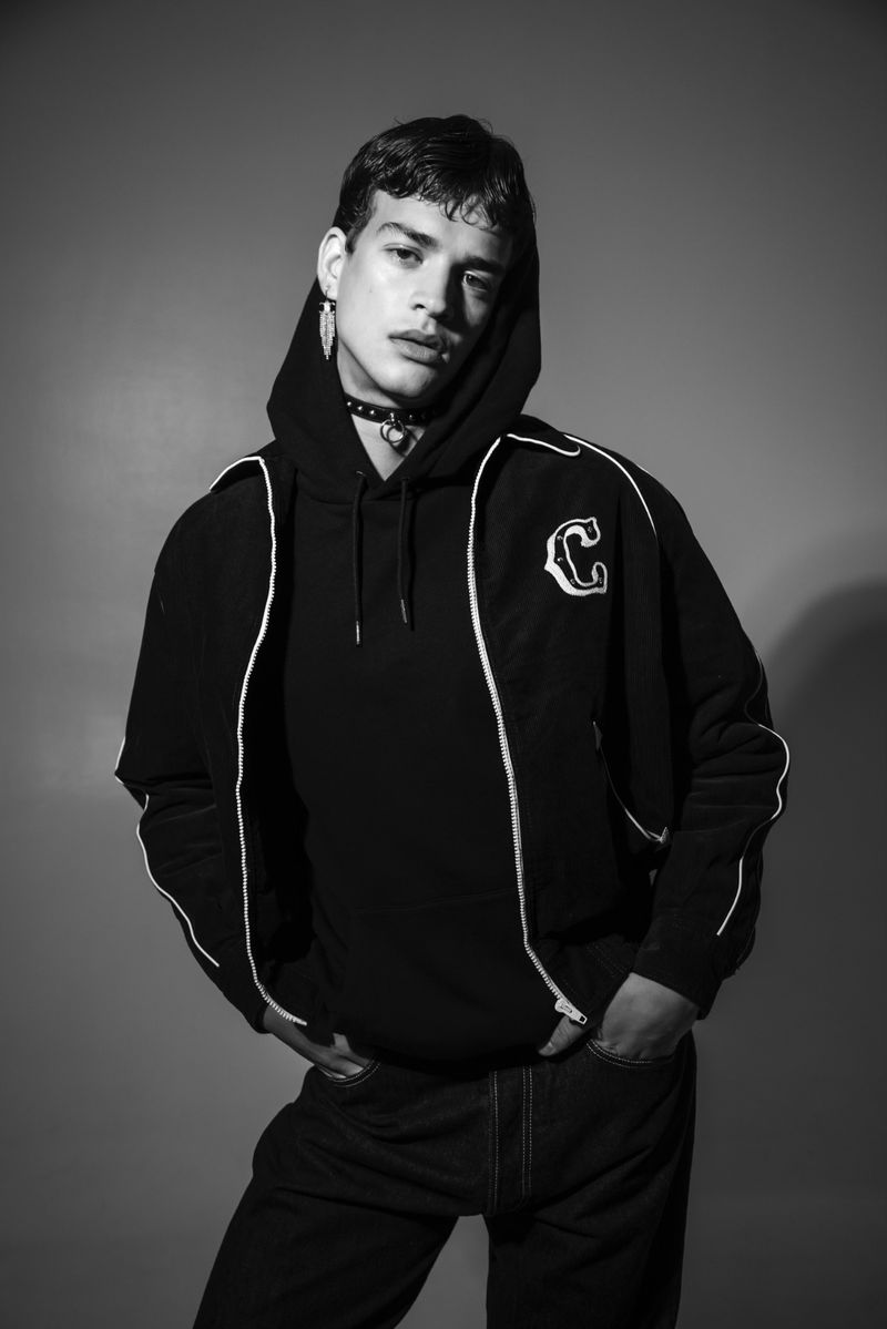 Follow Me I’m Famous (MMScene)