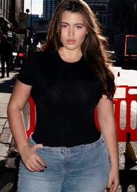 Valeria Vendetta - Model - detail by people