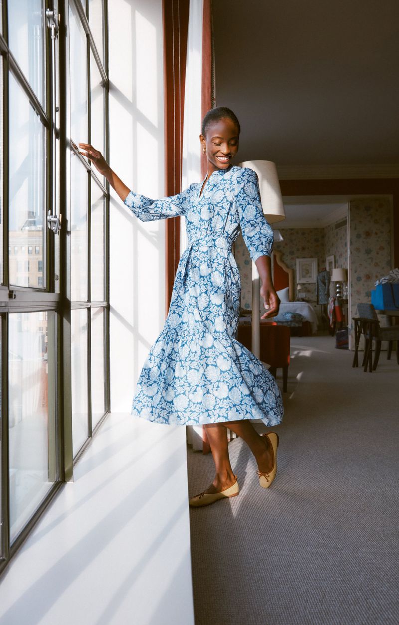 J. McLaughlin February '24 Catalogue (Various Lookbooks/Catalogs)