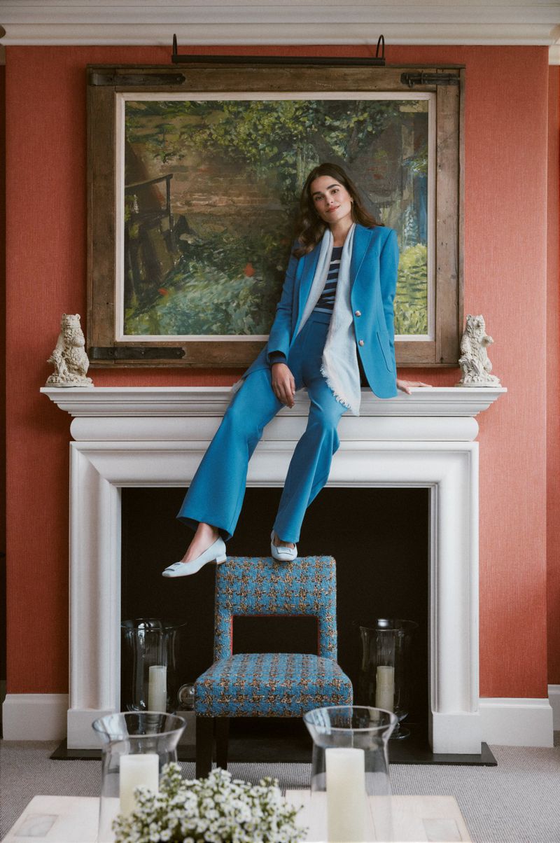 J. McLaughlin February '24 Catalogue (Various Lookbooks/Catalogs)