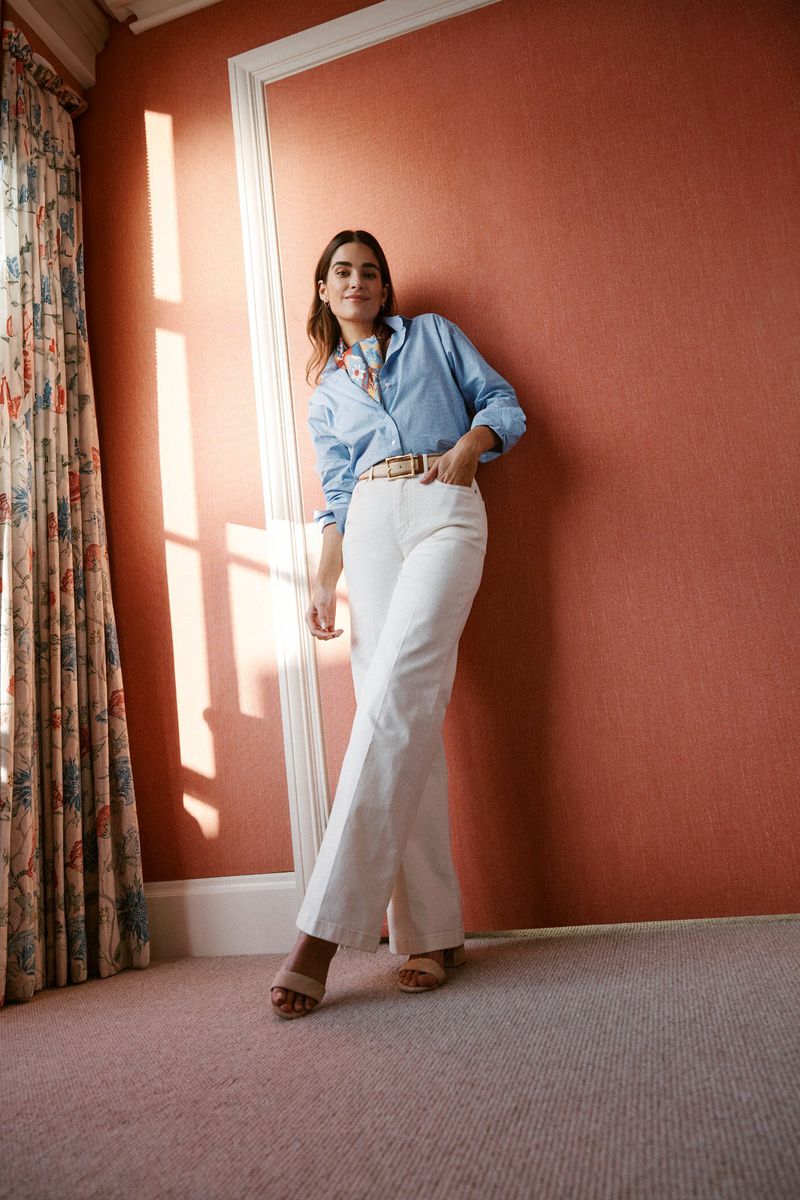 J. McLaughlin February '24 Catalogue (Various Lookbooks/Catalogs)