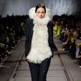 Alexander McQueen F/W 24 Show (Alexander McQueen)