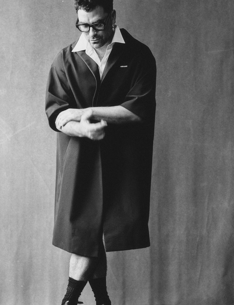 Dan Levy (Behind the Blinds)