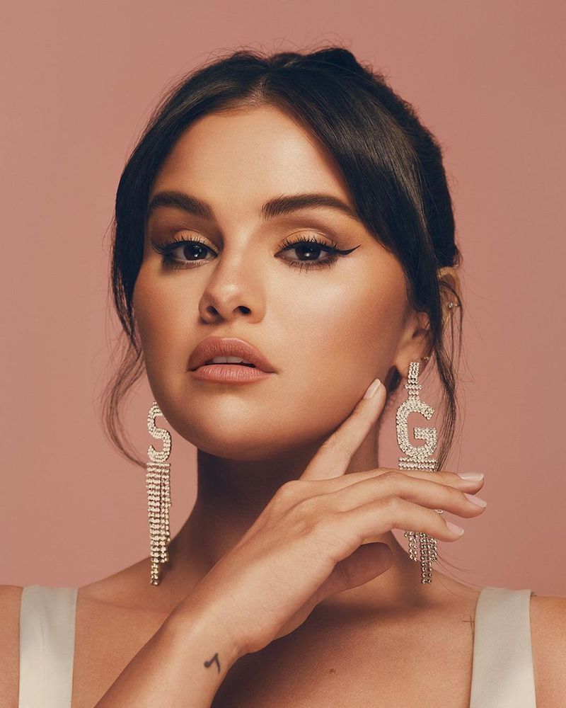 Rare Beauty by Selena Gomez Campaign 2022 (Rare Beauty by Selena Gomez)