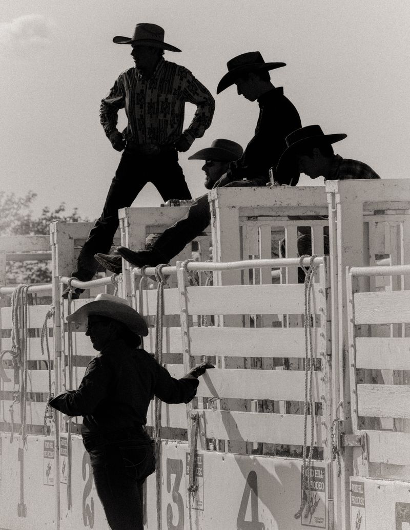 Sixten Rodeo Sixteen Journal - Volume 8 Fall 2022 - Rodeo (Sixteen Journal)