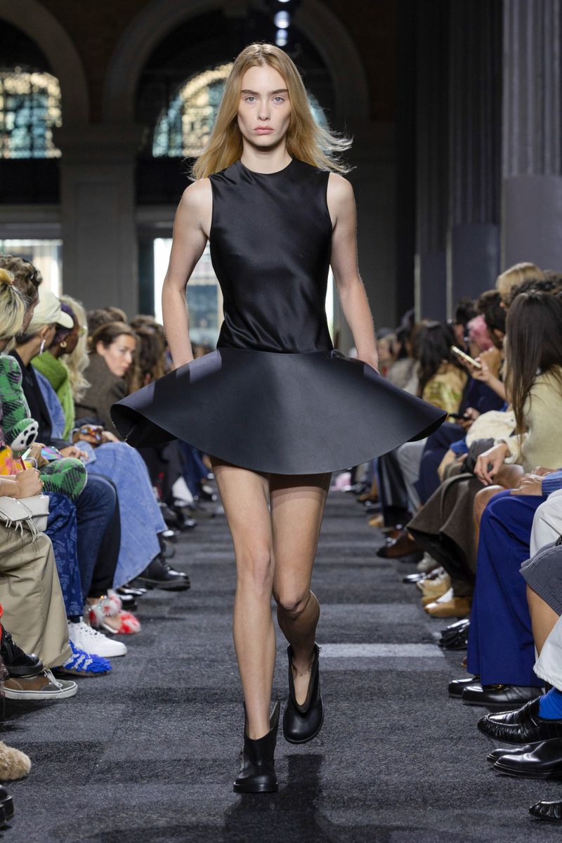 J.W. Anderson S/S 25 Show (J.W. Anderson)