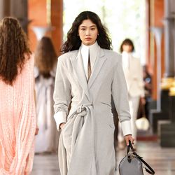 Louis Vuitton S/S 26 Show (Shows)