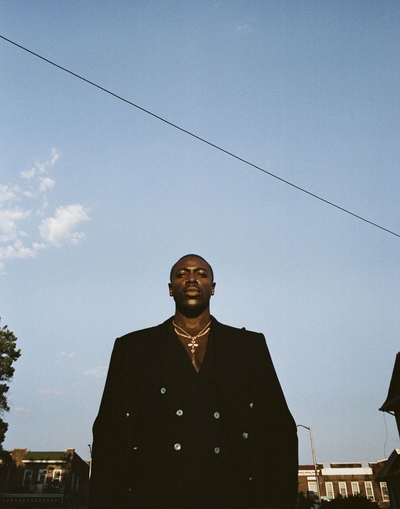 Moses Sumney Robe Moses Sumney x Louis Vuitton (Lampoon Magazine)