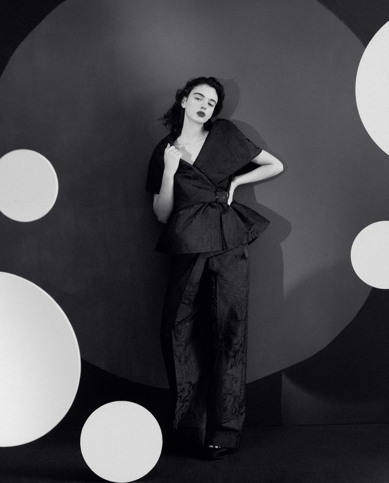 Designeri Deva Deva Cassel (Re-Edition Magazine)