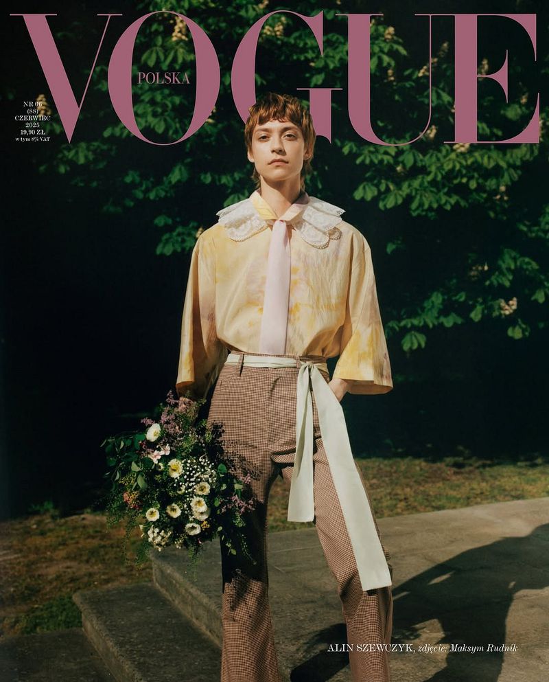 女性情報誌 Vogue Poland Magazine July/August 2021 Vogue Poland August 2021 Cover Story Editorial