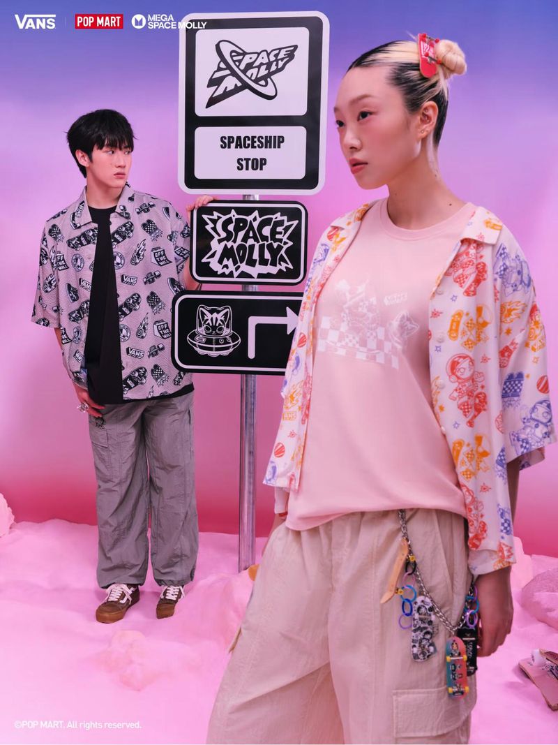 その他 MOLLY VANS &  White & Childishness Vans Malaysia | Journey to space 🚀 Vans x Space Molly
