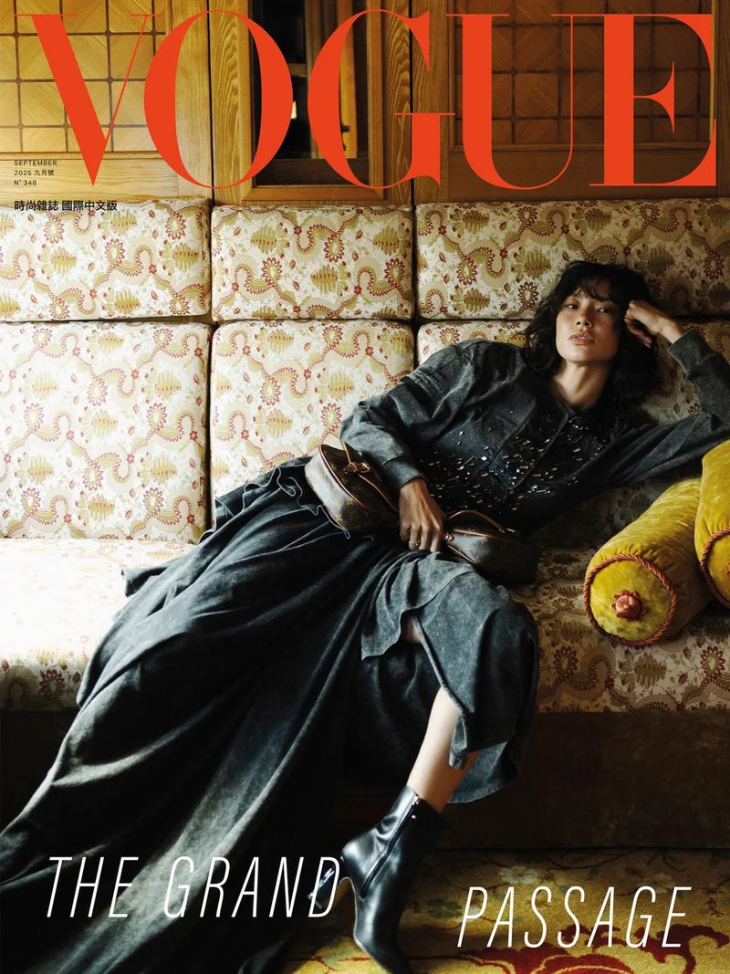 女性情報誌 Vogue Taiwan Magazine August 2022 女性情報誌 Vogue Taiwan Magazine August 2022 女性情報誌