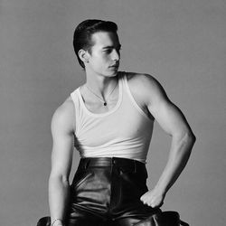 Bách Buquen - Content Creator Profile - Photos & latest news