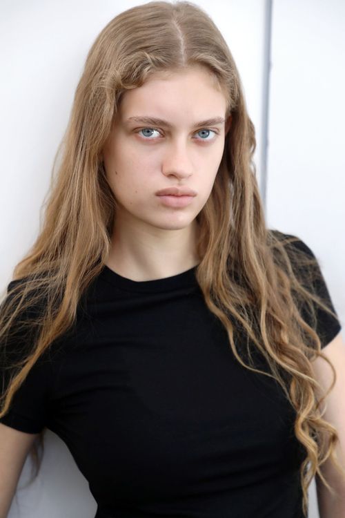 Camila Foos - Model Profile - Photos & latest news