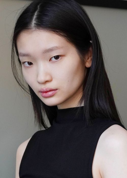 Yan Wenjing - Model Profile - Photos & latest news