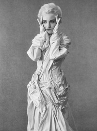 Julia Garner Bets On Herself