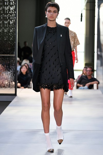 Near-fall, no problem, Alisa still killed her debut at Burberry