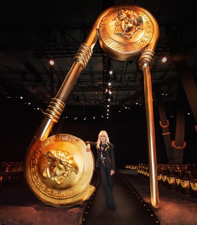 Milan Fashion Week, Tributes for Late Karl Lagerfeld, 