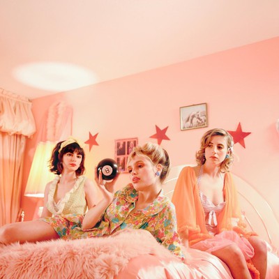 Staz Lindes and her band The Paranoyds release music video for 'Girlfriend Degree'