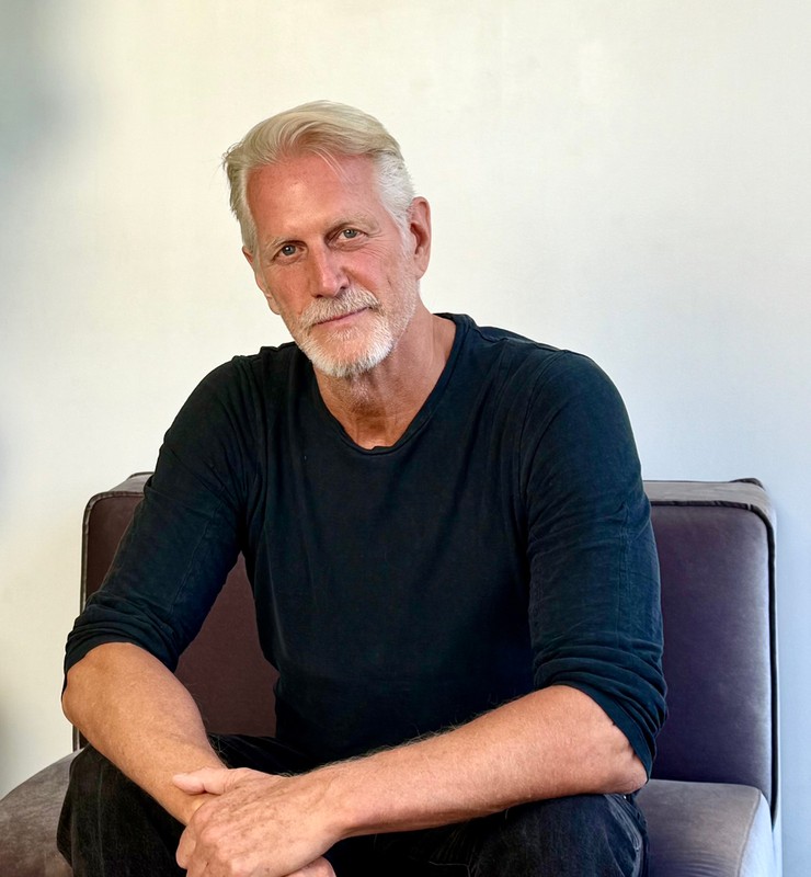 Hoyt Richards on Fashion’s Golden Era and the Road to Self-Discovery